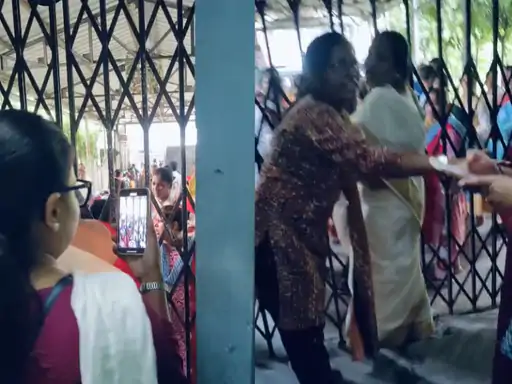 Parents protest over private tuition allegations at school:Tension erupts outside Jodhpur Park Boys’ School as parent groups clash